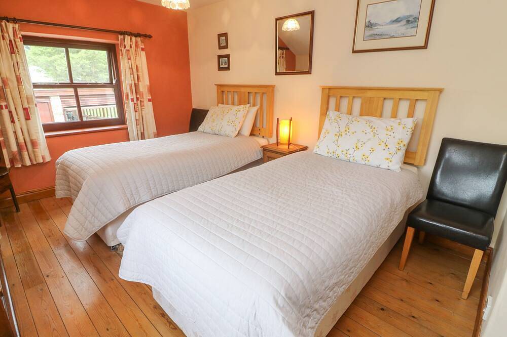 Poppy Cottage, family friendly in Horton-In-Ribblesdale in Horton in Ribblesdale, Yorkshire Dales National Park