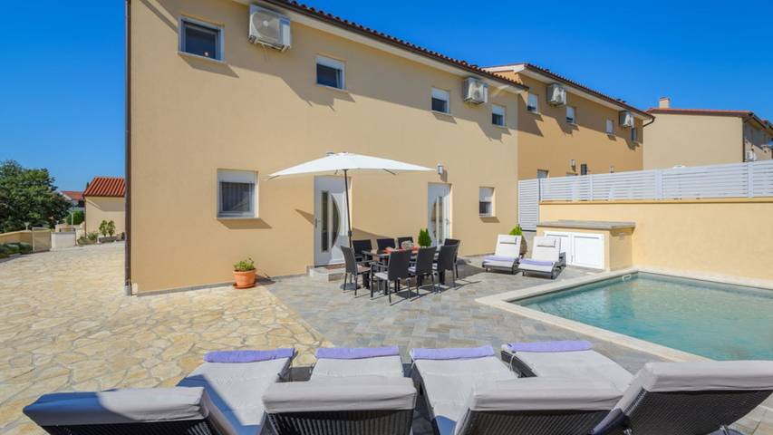 Villa pour 9 personnes, avec jardin et terrasse à Barbariga - 3