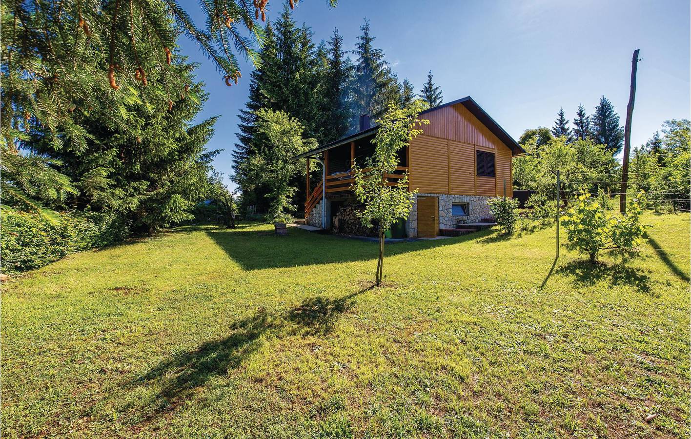 Gemütliche Ferienwohnung mit Pool, WLAN und Terrasse in der Nähe des Flusses Ribnjak in Karlovac und Umgebung