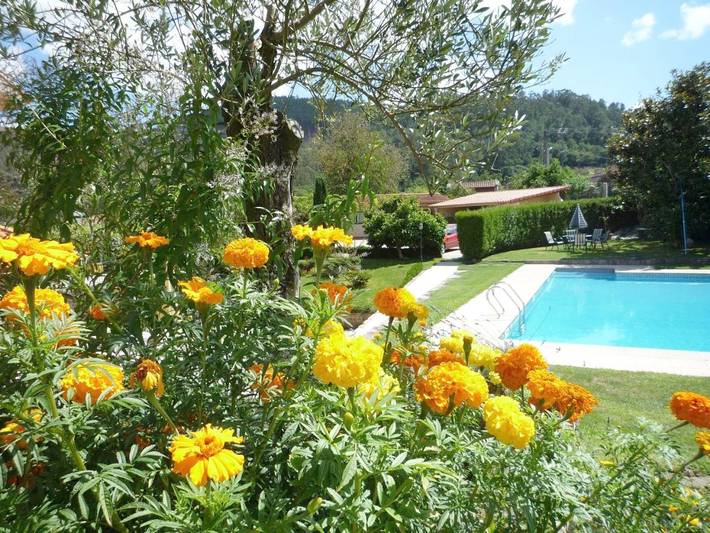 Casa rural para 3 personas, con piscina además de terraza y jardín en Provincia de Pontevedra - 2