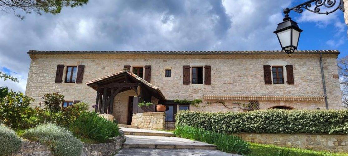 Chambres d'hôtes Les Hauts de Broze - L'été de Vaour in Broze, Région d'Albi