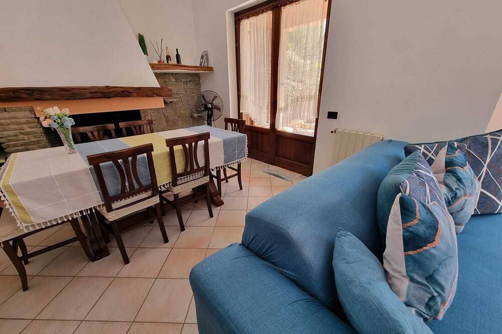 2 Double Beds, Mini Fridge, Coffee Machine, Microwave Oven, Table. in Poggio dei Pini, Capoterra