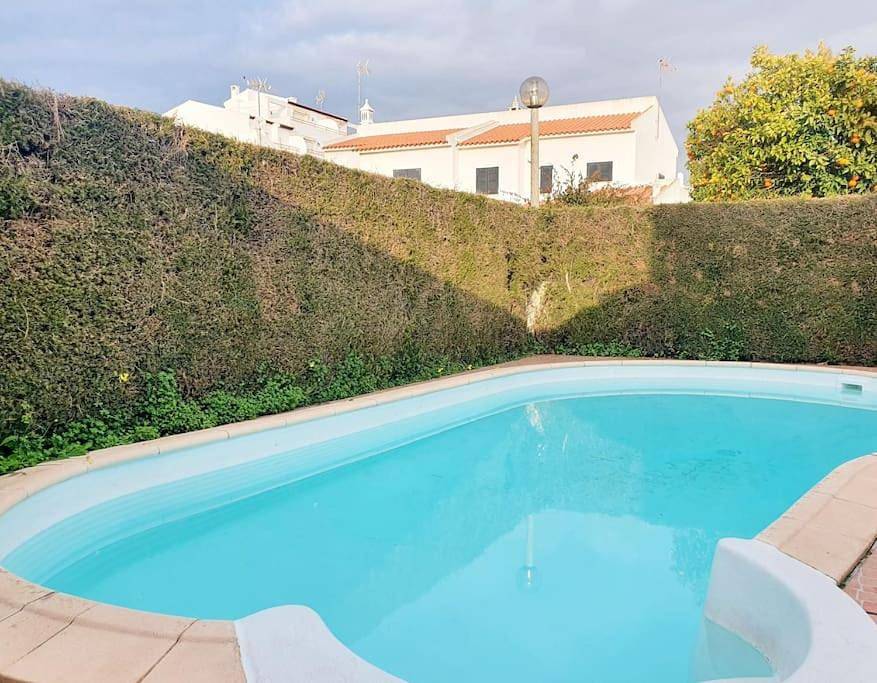Lovely Beach House moradia V4 com piscina in Altura, Distrito de Faro