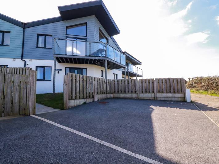 Holiday home for 6 people, with balcony and garden in Perranporth
