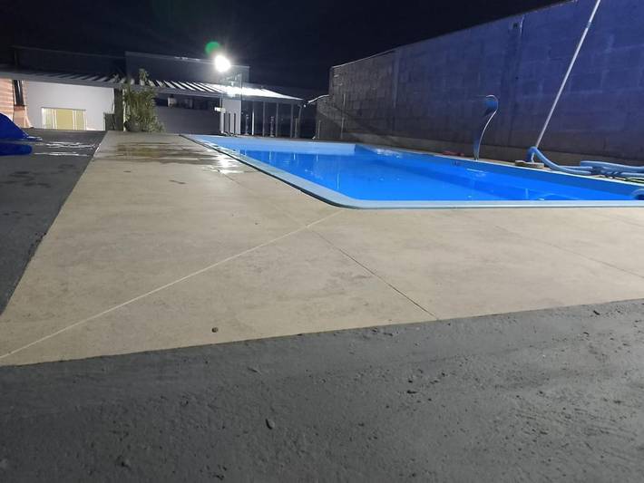 Casas e apartamentos de temporada para 10 pessoas, com terraço e piscina em Valinhos