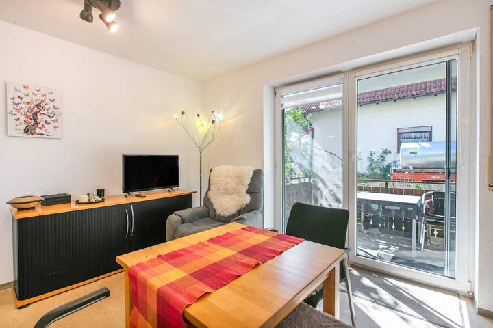 Apartamento inteiro, Apartamento T2 rodeado de natureza em Rheinfelden-Adelhausen, terraço e jardim in Rheinfelden, Floresta Negra do Sul