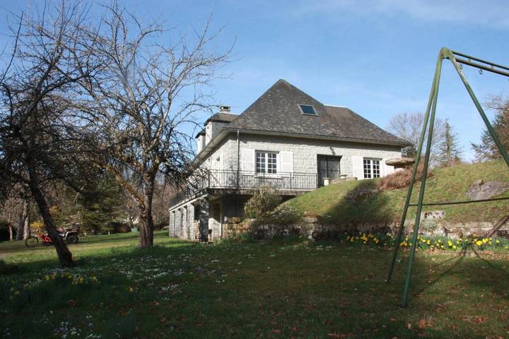 Location de vacances pour 8 personnes, avec vue ainsi que sauna et jardin à Meymac - 2