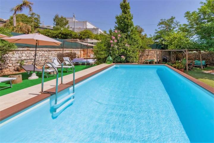 Location de vacances pour 8 personnes, avec vue ainsi que jardin et piscine dans Marina Serra - 3