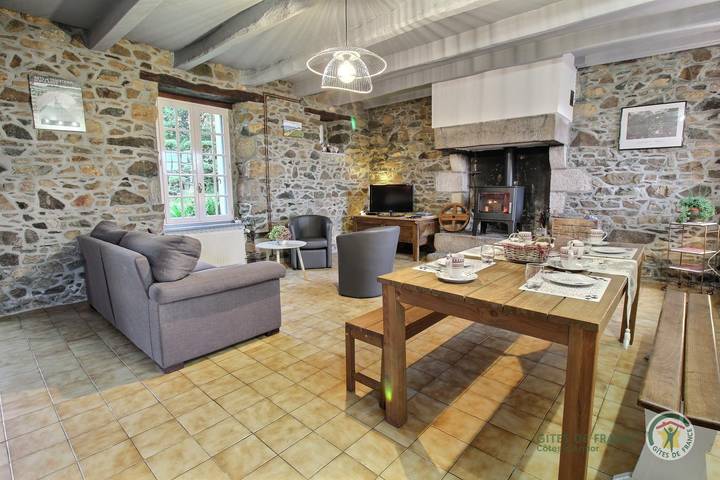 Gîte pour 6 personnes, avec Terrasse et Jardin à Gommenec'h - 3