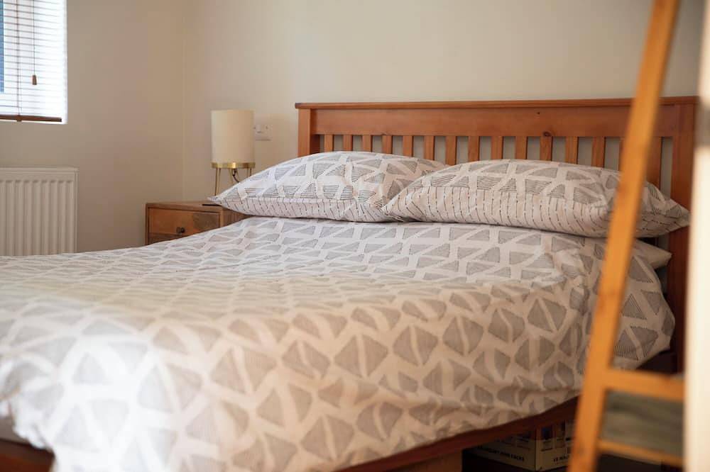 Entire apartment, Stunning one bed apartment in the Stroud Valleys in Stroud, Gloucestershire