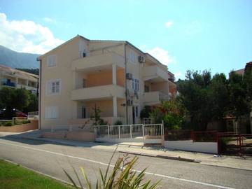 Maison d’hôte pour 3 personnes, avec jardin et terrasse à Tučepi