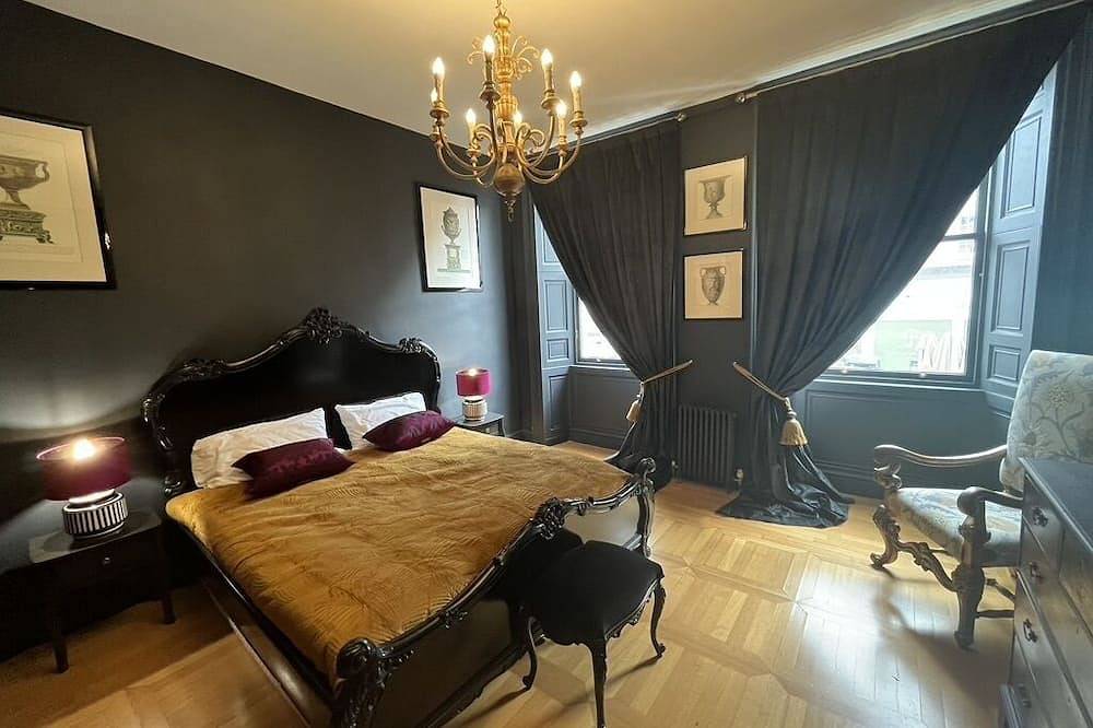 Entire apartment, Luxury apartment with free parking in the 4th coolest neighbourhood in the world in Leith, Edinburgh