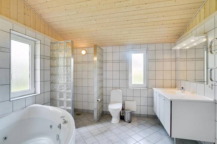Ferienhaus für 8 Personen, mit Whirlpool und Sauna sowie Terrasse, mit Haustier in Jammerbugt - 2