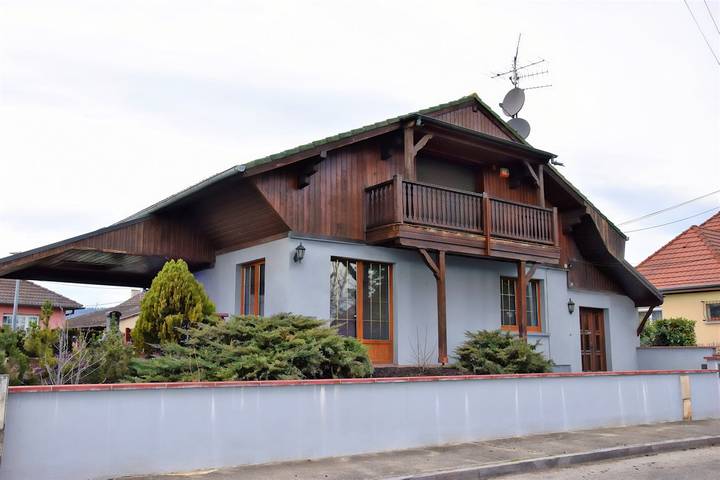 Gîte pour 4 personnes, avec terrasse et jardin