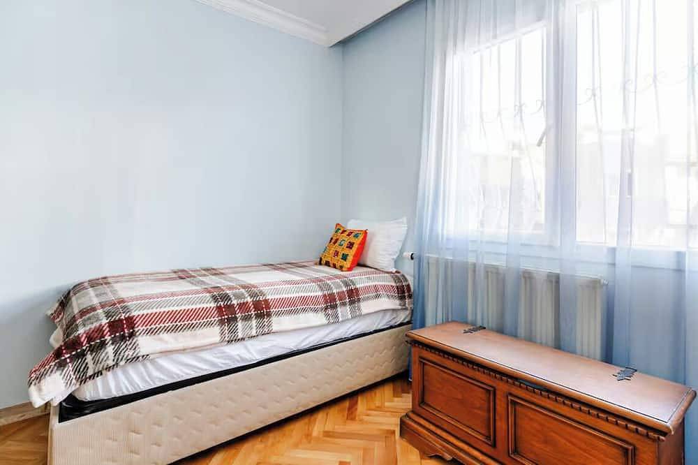 Ganze Wohnung, Lovely 3-bedroom apartment with Ac in soothing Izmir neighborhood in Izmir, Türkische Ägäis