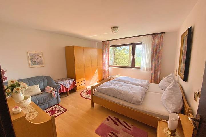 Ferienwohnung für 4 Personen, mit Whirlpool und Terrasse sowie Garten in Gersfeld - 3