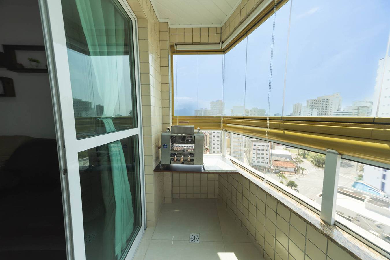 Entire apartment, Apto com Varanda e Churrasqueira a 100m da Orla in Vila Caiçara, Praia Grande