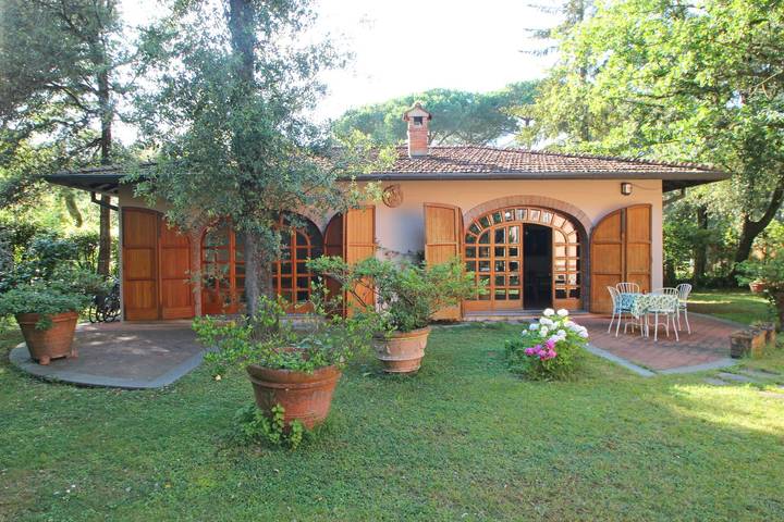 Villetta Frarivi in Massa (Italie), Riviera Italienne