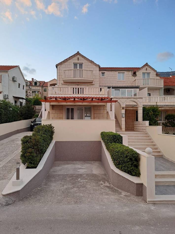 Ferienwohnung für 2 Personen, mit Terrasse in Bol