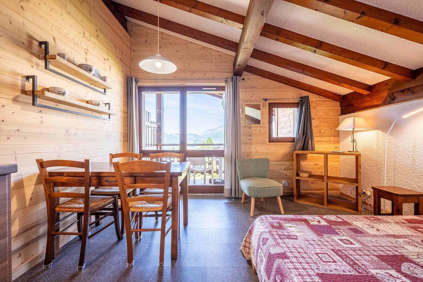 Studio entier, Studio '17 - Le Tetras' avec vue sur les montagnes, balcon et Wi-Fi in Cohennoz, Région d'Albertville