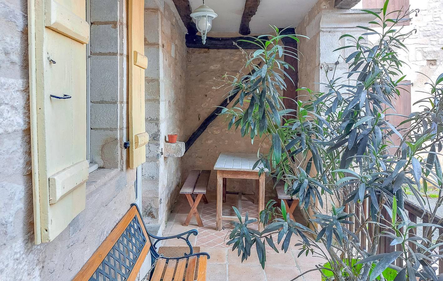 Paradis au bord de la rivière avec piscine et parking in Le Lardin-Saint-Lazare, Périgord Noir