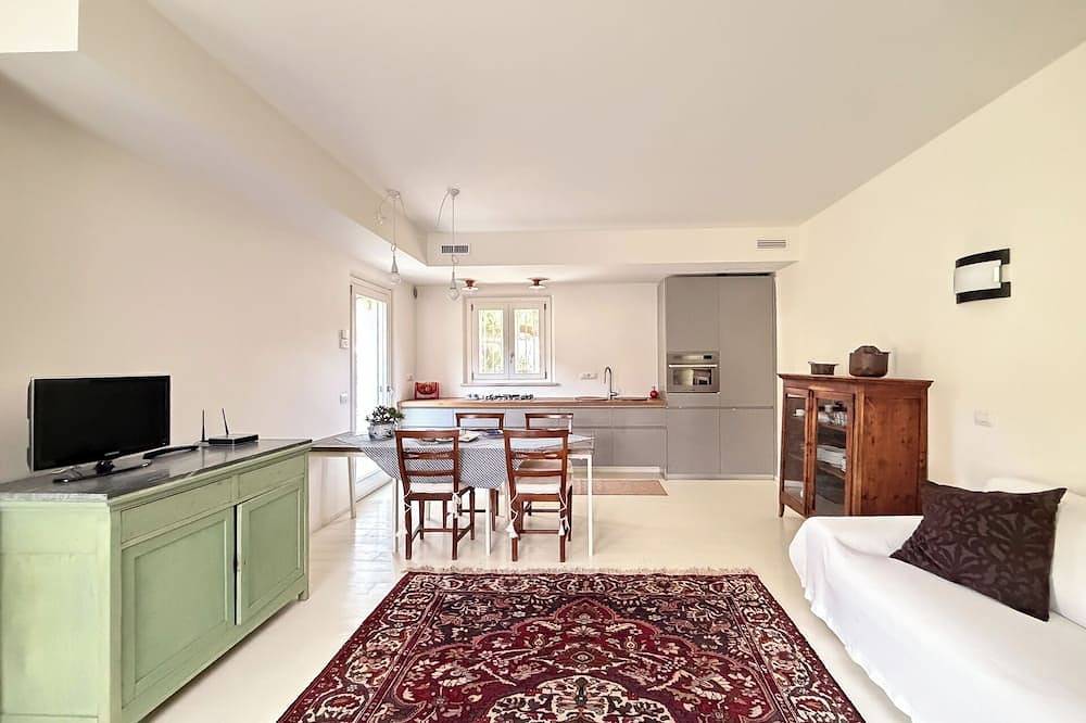 Beautiful apartment in Borgoparvo Countryvilla, between Sirolo and Numana in Camerano, Riviera del Conero