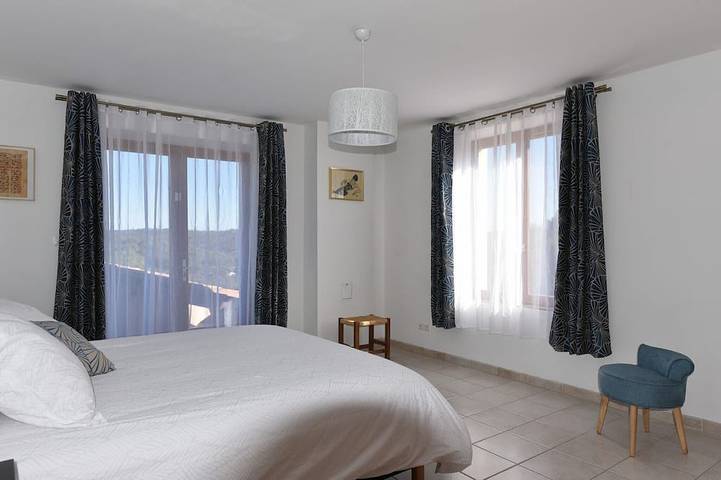 Location de vacances pour 10 personnes, avec jardin à Flassans-sur-Issole - 2