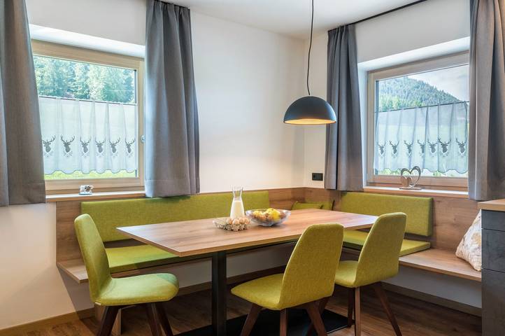 Ganze Wohnung, Ferienwohnung 'Morodeserhof Apt Puflatsch' mit Bergblick, Gemeinschaftsterrasse und Wlan in Tiosels, Kastelruth