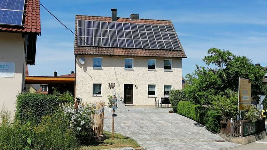 Ferienhaus für 10 Personen, mit Garten in Ahorntal
