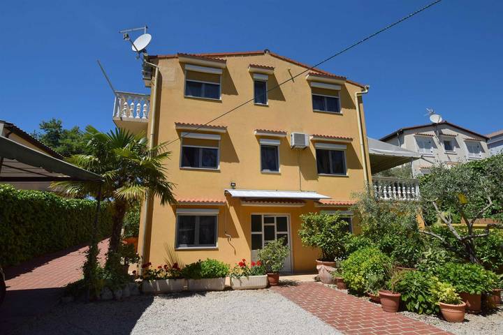 Ferienwohnung für 3 Personen, mit Balkon in Njivice