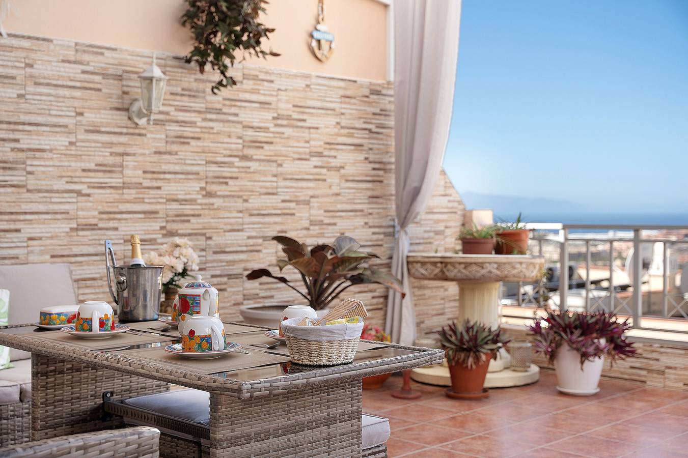 Ferienhaus 'Vitamina Village' mit Meerblick, Gemeinschaftspool, Garten & Wlan in Adeje, Teneriffa Süd