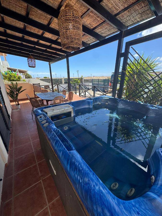 Chalet para 6 personas, con terraza además de vistas y piscina en Fuerteventura - 4