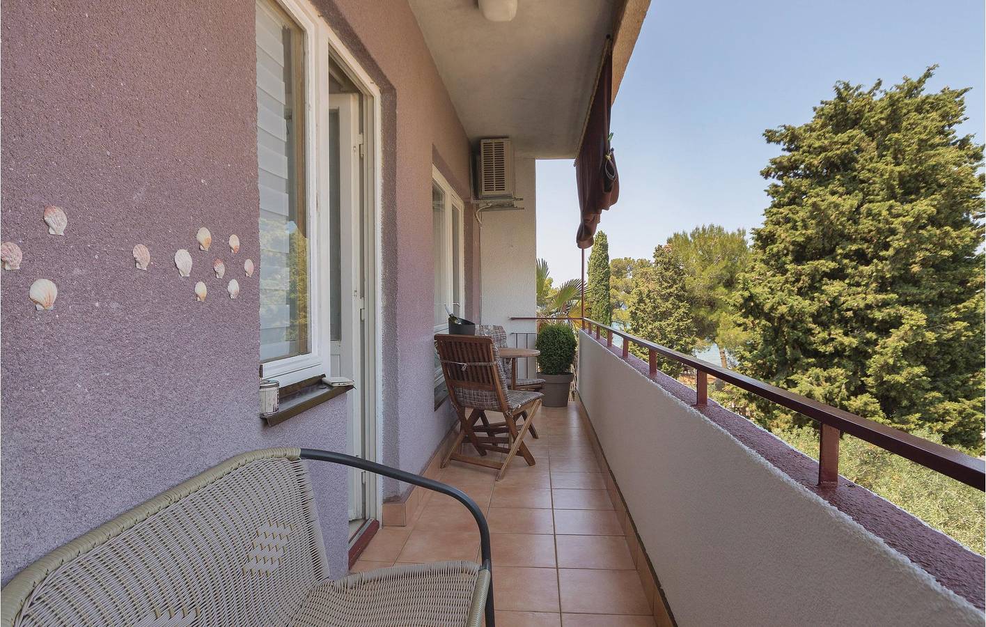 Ganze Ferienwohnung, Gemütliche Ferienwohnung mit Meerblick in der Nähe von Fast-Food-Restaurants und 2 km von der Küste entfernt in Fazana, Südküste Istrien