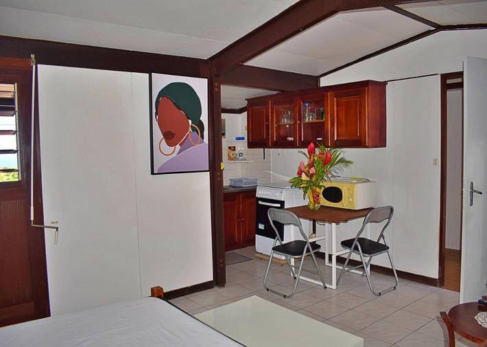 Location de vacances pour 2 personnes, avec vue et terrasse ainsi que jardin et piscine dans Bellefontaine (Martinique) - 4