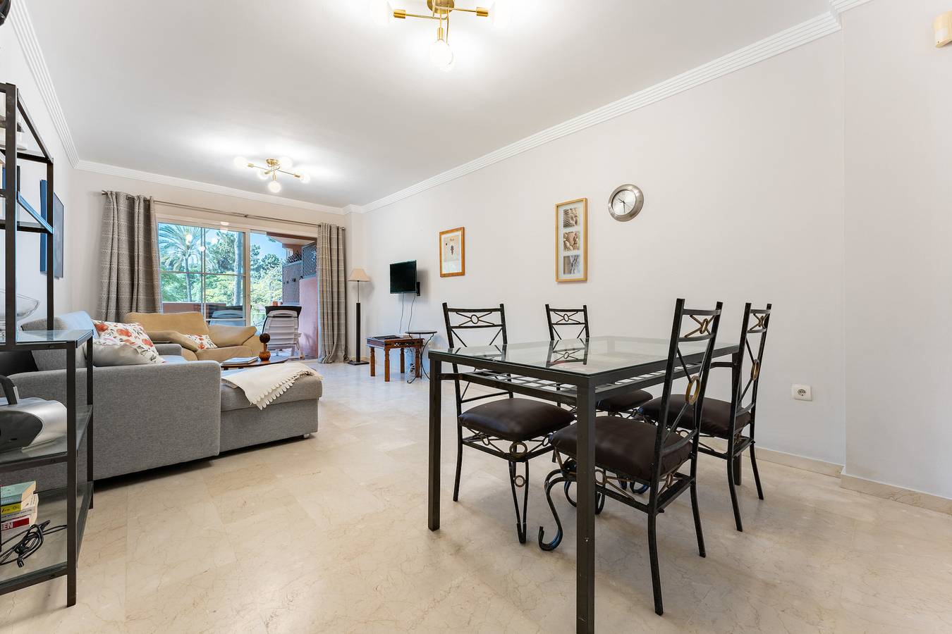 Entire apartment, Apartment "Pino Golf Garden" with Pool, Wi-Fi, Garden & Terrace in Marbella East, Marbella