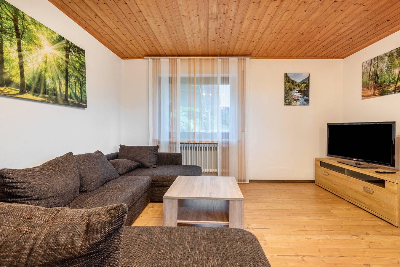 Ganze Wohnung, Ferienwohnung 'Raab' mit Gemeinschaftspool, privater Terrasse und Wi-Fi in Zandt, Ostbayern