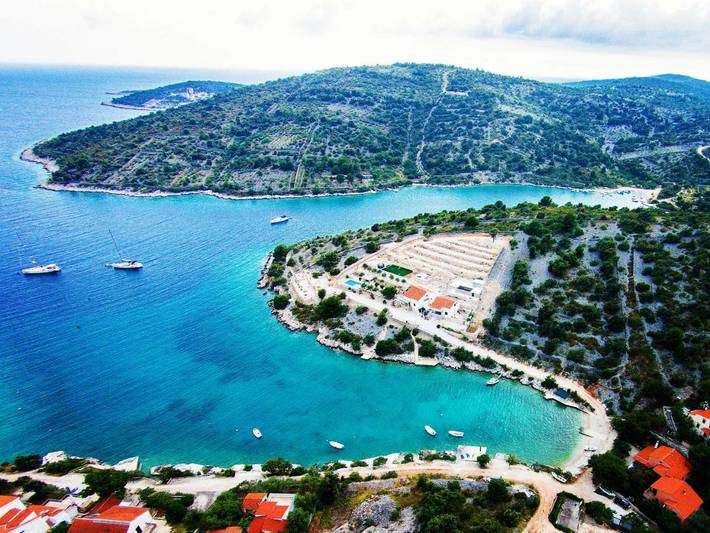 Villa pour 8 personnes, avec jardin ainsi que piscine et jacuzzi à Sevid