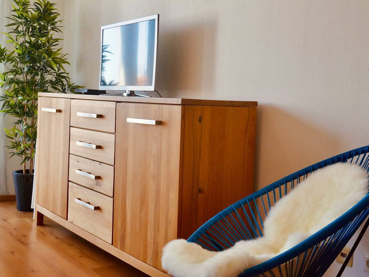 Ganze Wohnung, Ferienwohnung Bodenseele - Wohlfühloase in Seenähe mit großem Sonnenbalkon in Langenargen, Obersee (Bodensee)