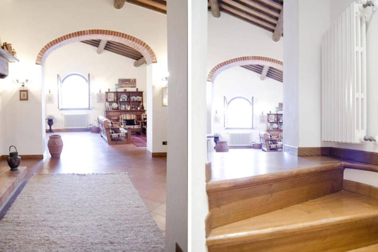 Podere Belvedere - Villa with private swimming-pool by Charming Italy Tour in Carmignano, Provincia di Prato