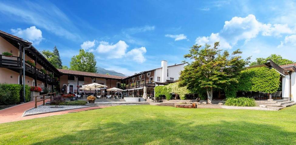Hotel für 5 Personen, mit Garten und Pool in der Schweiz