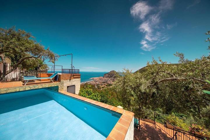 Gîte pour 2 personnes, avec terrasse ainsi que piscine et vue à Cefalù