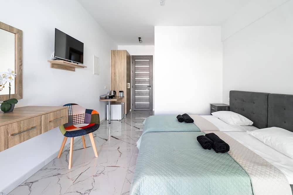 Geheel appartement, Antesia Coral Bay Resort Twin room No.1 in Peyia, Zuid Cyprus