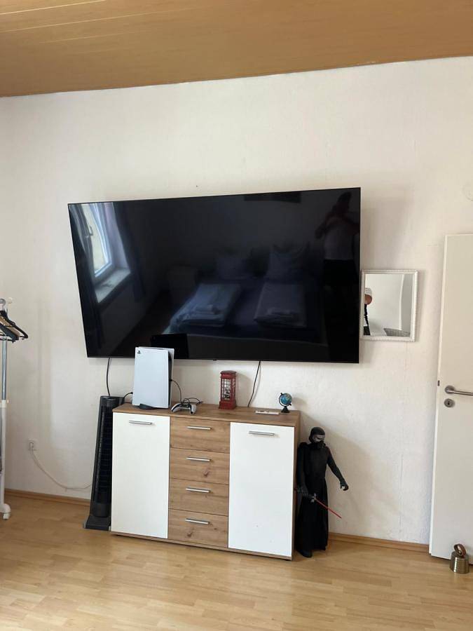Ganze Wohnung, Three-Bedroom Apartment in Laatzen, Hannover und Umgebung
