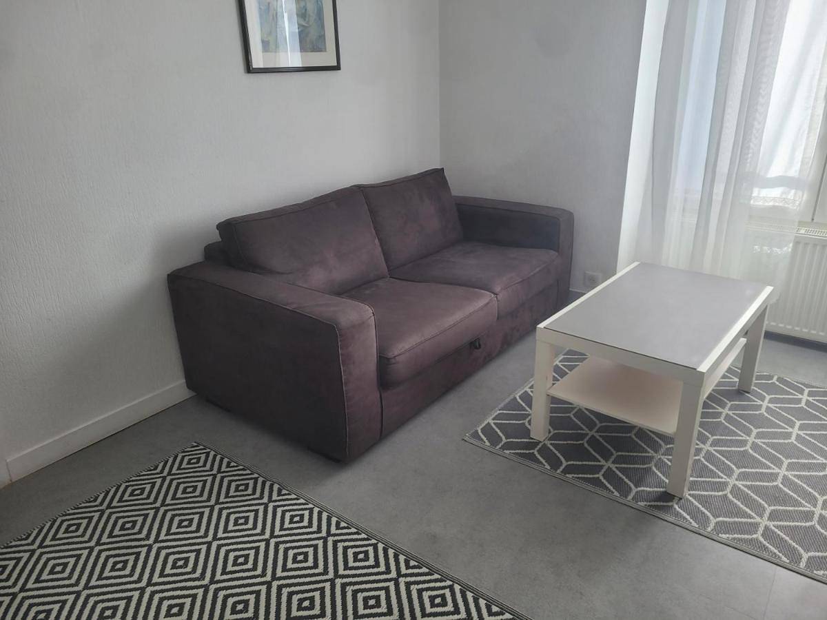 Appartement entier, Two-Bedroom Apartment in Dompierre-sur-Besbre, Allier