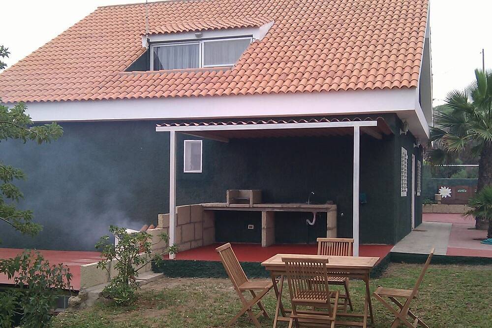 Chalet with pool in Candelaria in Candelaria, South Tenerife