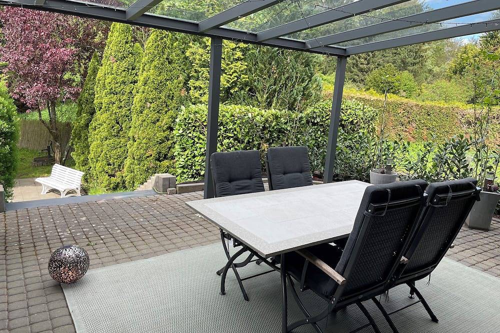 Appartement entier, Vacation apartment at the gateway to the Spessart with large terrace and private garden in Keilberg, Bessenbach