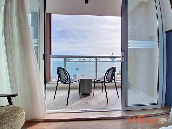 Hotel für 4 Personen, mit Ausblick und Pool sowie Terrasse - 1