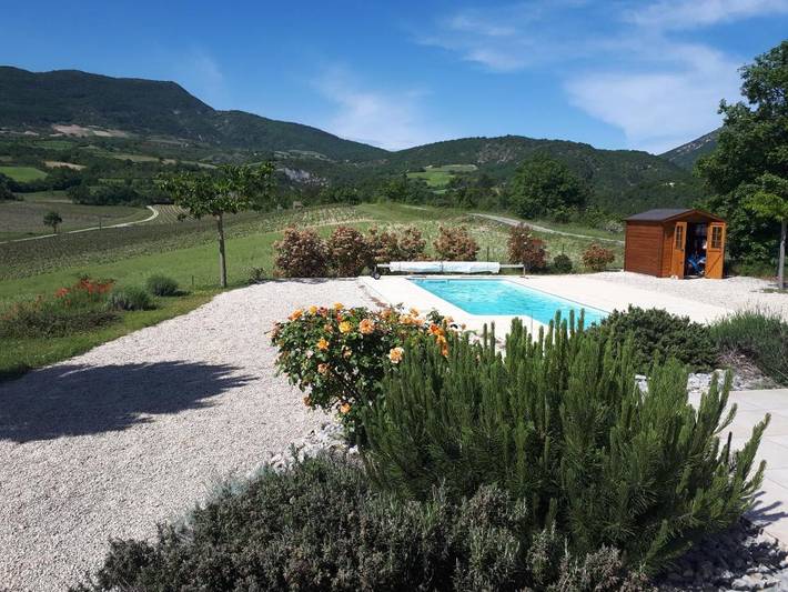 Location de vacances pour 6 personnes, avec jardin ainsi que vue et piscine à Sainte-Jalle - 2