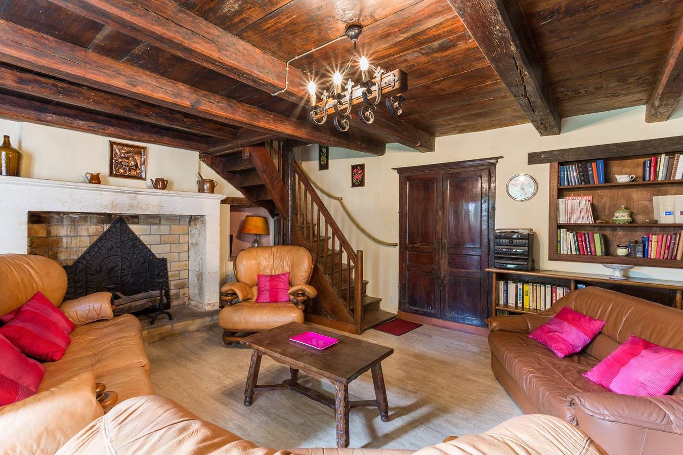 Villa pour 10 personnes avec terrasse in Valeuil, Périgord Vert