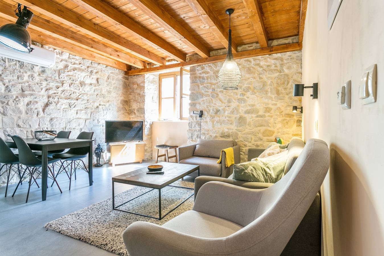Entire apartment, One bedroom apartment with air-conditioning Kaštel Stari, Kaštela A-21199-a in Kastel Novi, Kaštela